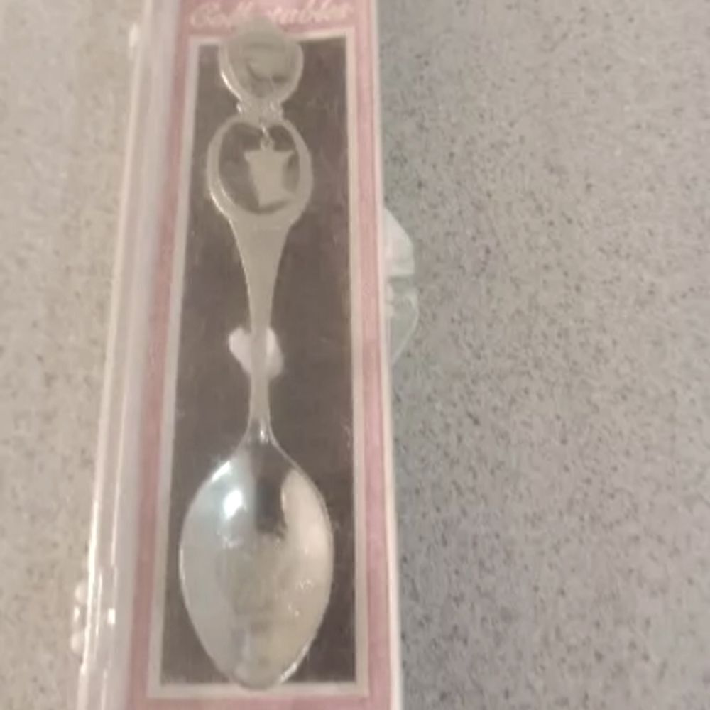 Vintage Collectors Silver tone Travel Souvenir Spoon, MINNESOTA ", NIB